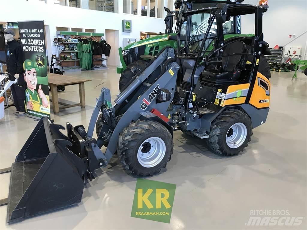 GiANT G2200E Voorladers en gravers