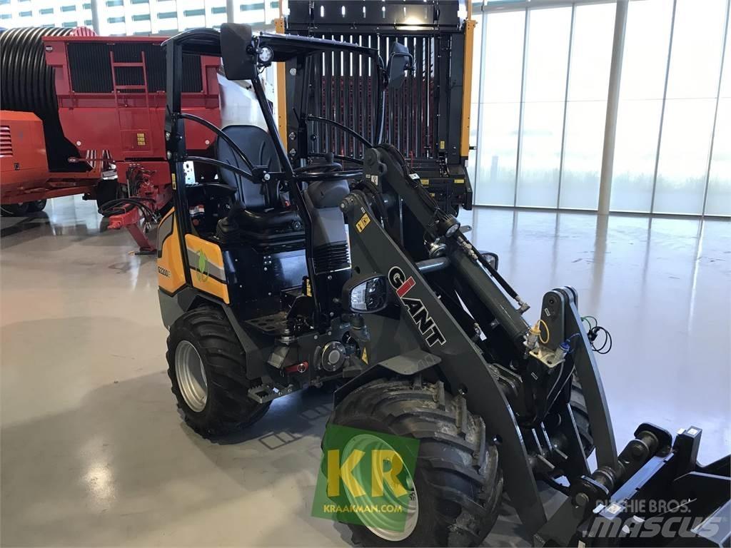 GiANT G2200E Voorladers en gravers
