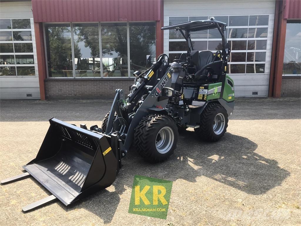 GiANT G2200E Voorladers en gravers