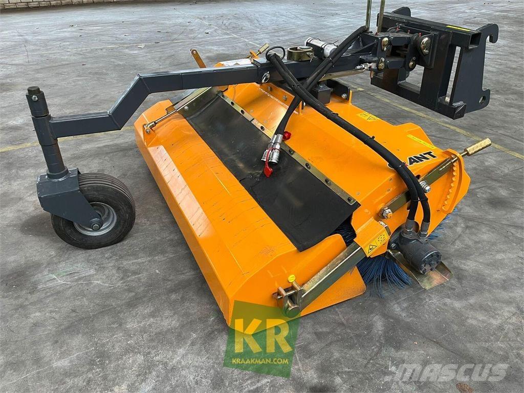 GiANT Veegmachine Veegmachines