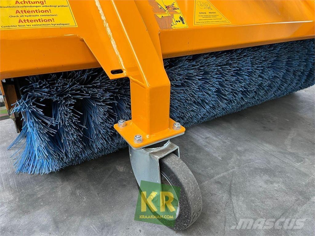 GiANT Veegmachine Veegmachines