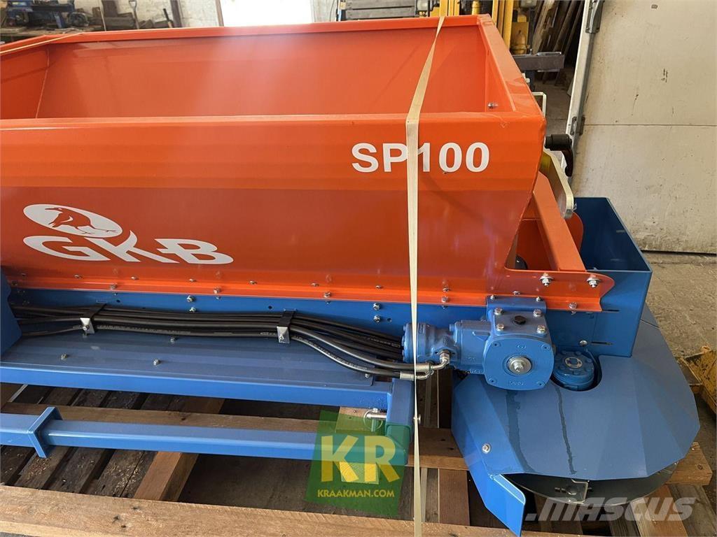  GKB Sandspreader Zand- en zoutstrooimachines