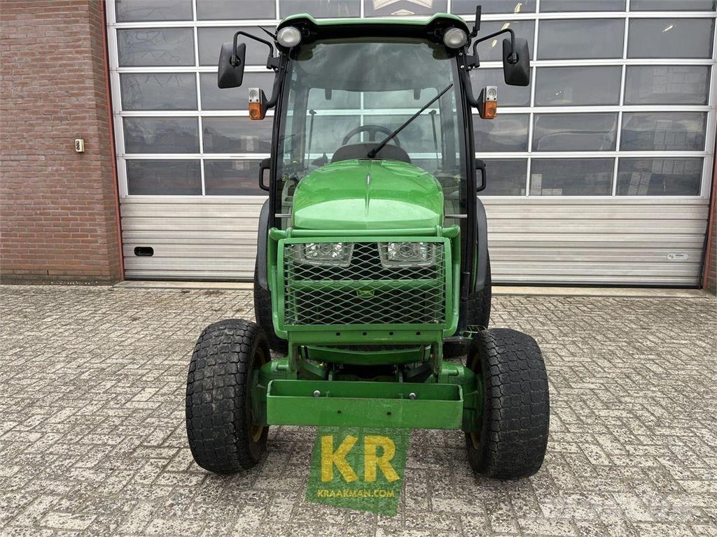 John Deere 3038R Compacttrekkers