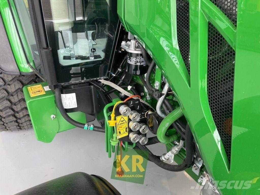 John Deere 4066R Compacttrekkers