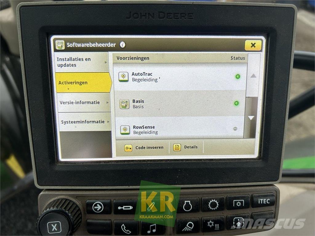 John Deere 6110R Tractoren