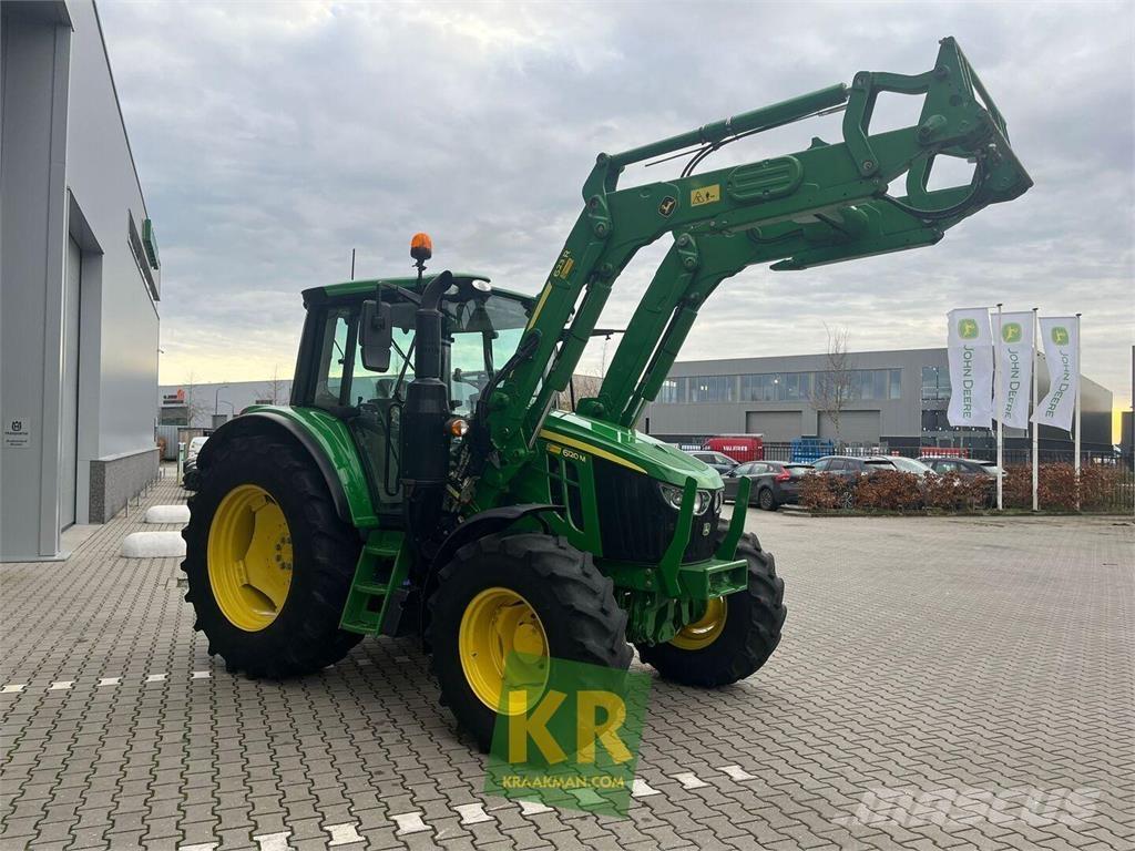 John Deere 6120M Tractoren