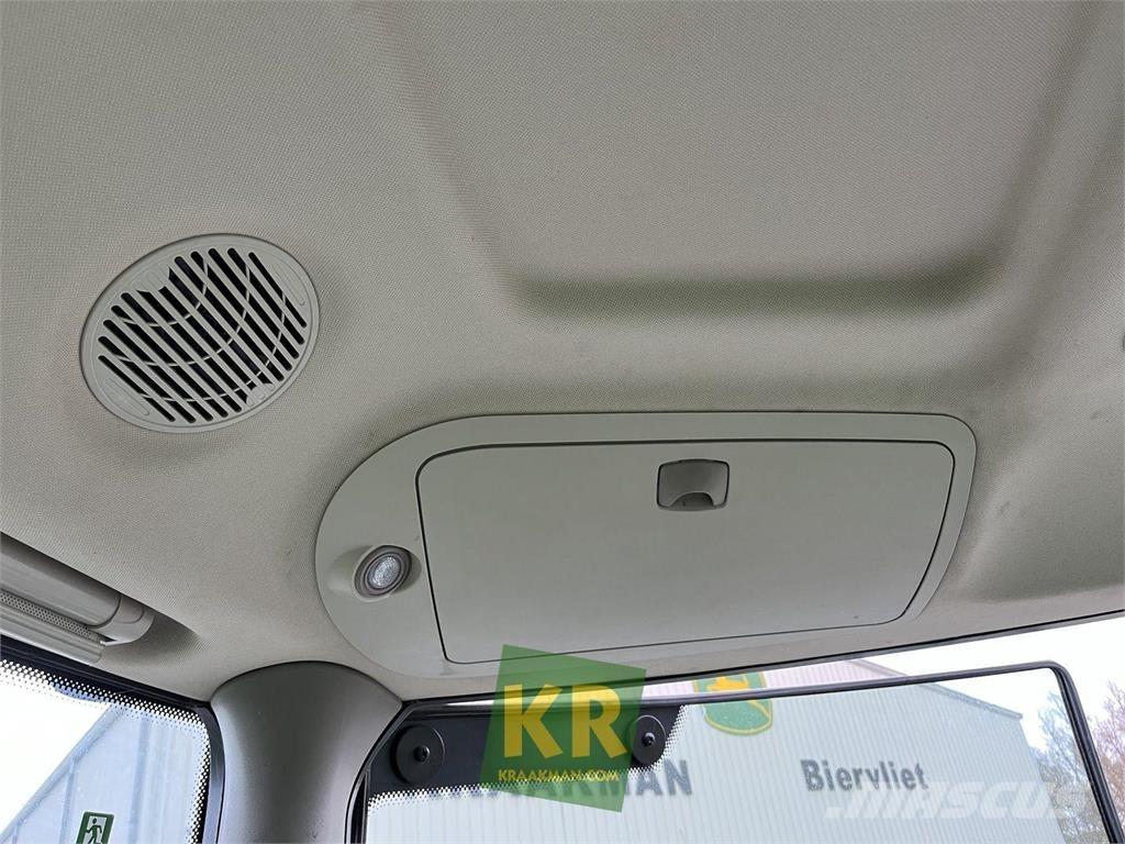 John Deere 6215R Tractoren