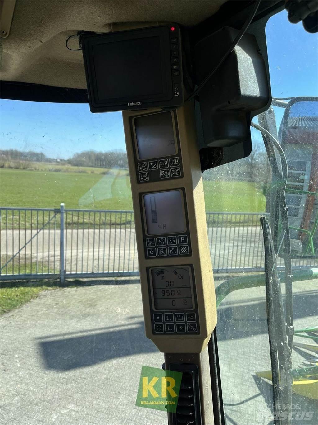 John Deere 7450 Getrokken veldhakselaar