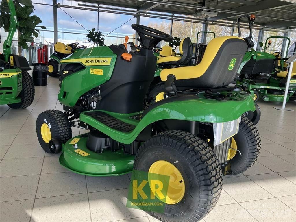 John Deere X107 Rijmaaiers