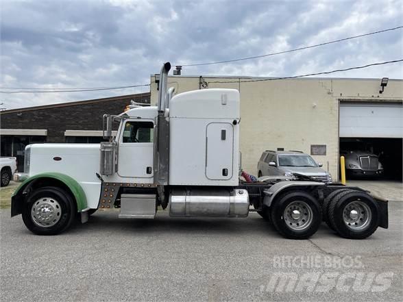 Peterbilt 389 Trekkers