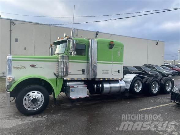 Peterbilt 389 Trekkers