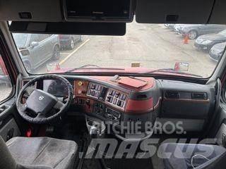 Volvo VNL64T730 Trekkers