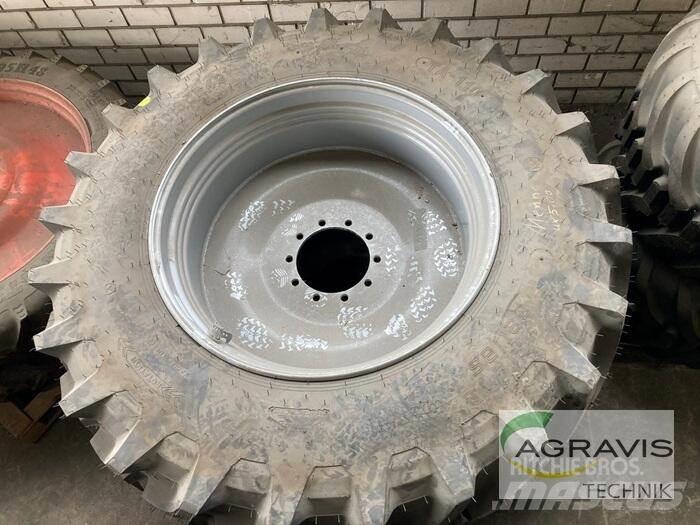  520/85R42 Banden, wielen en velgen