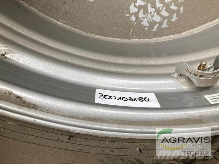  520/85R42 Banden, wielen en velgen