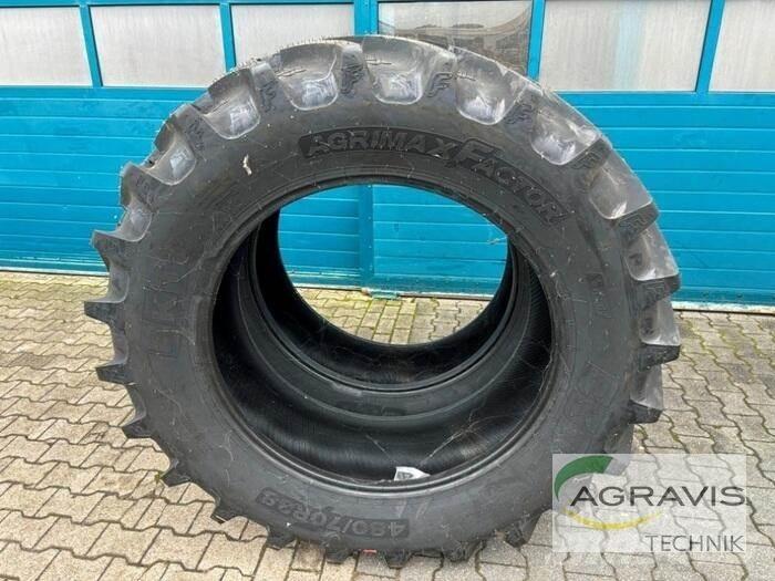 BKT 480/70-R38 Banden, wielen en velgen
