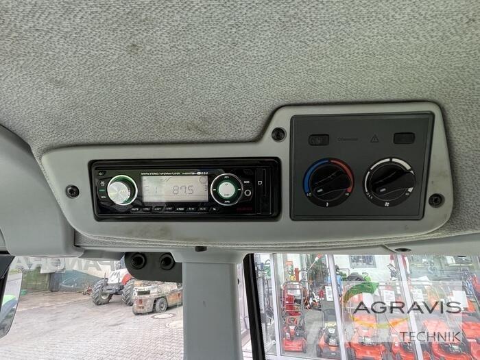 CLAAS ARION 420 Tractoren