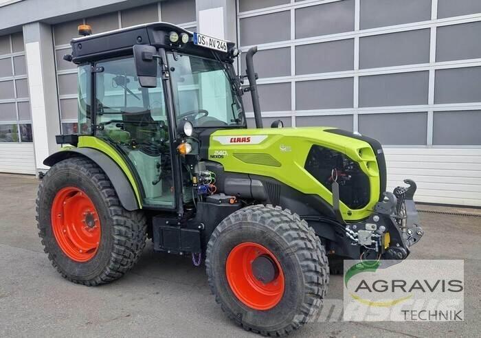 CLAAS NEXOS 240 L Tractoren