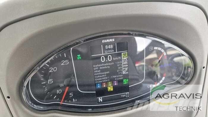 CLAAS NEXOS 240 L Tractoren