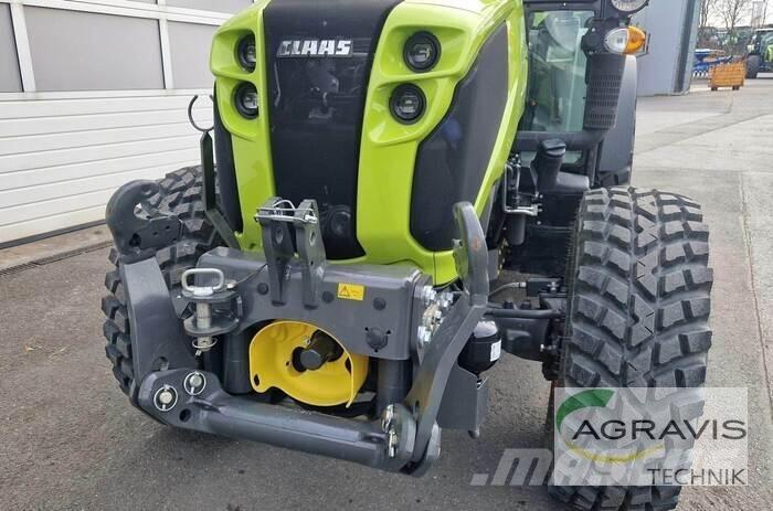 CLAAS NEXOS 240 L Tractoren