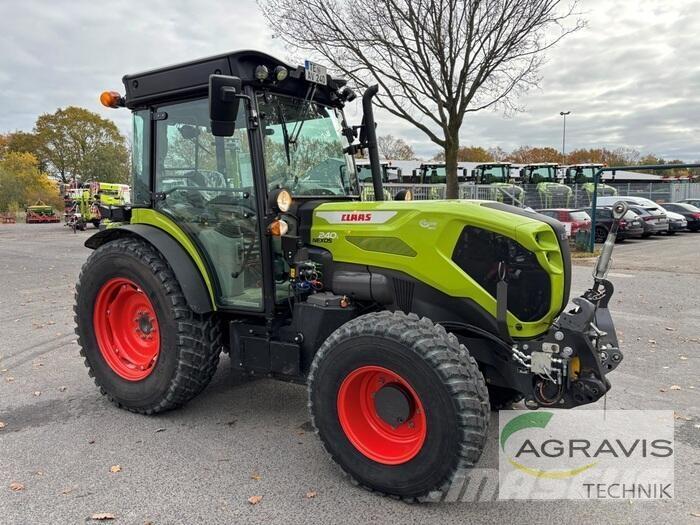 CLAAS NEXOS 240 L Tractoren