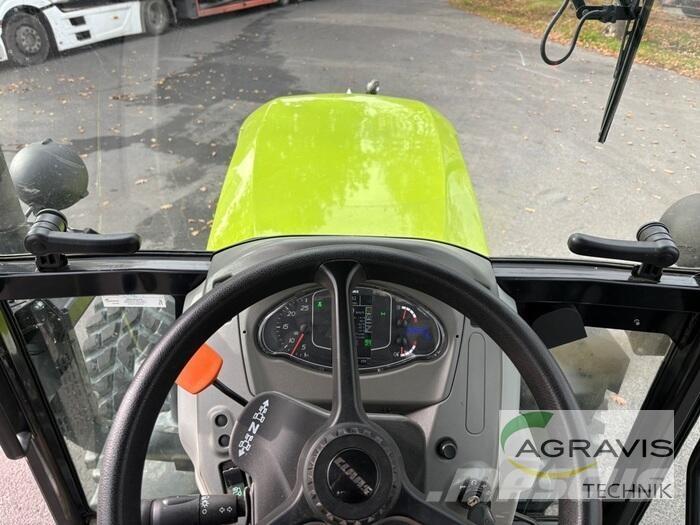 CLAAS NEXOS 240 L Tractoren