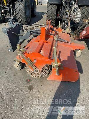  Escomel BEMA 25 Veegmachines