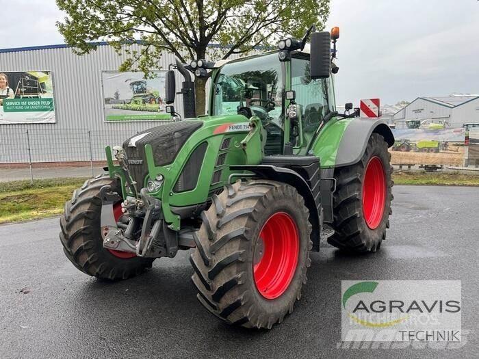 Fendt 714 VARIO S4 Tractoren