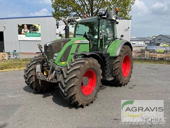 Fendt 724 VARIO S4 Tractoren