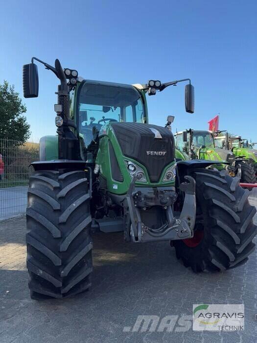 Fendt 724 VARIO S4 Tractoren