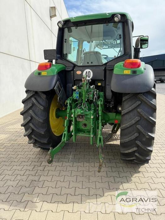 John Deere 6115 R Tractoren