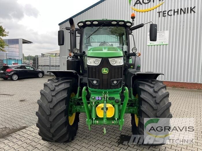 John Deere 6215 R Tractoren