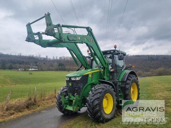 John Deere 7270 R Tractoren