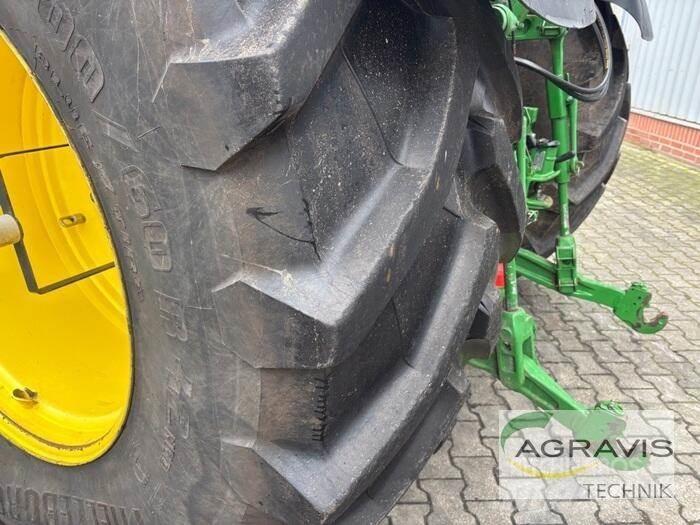 John Deere 7310 R Tractoren