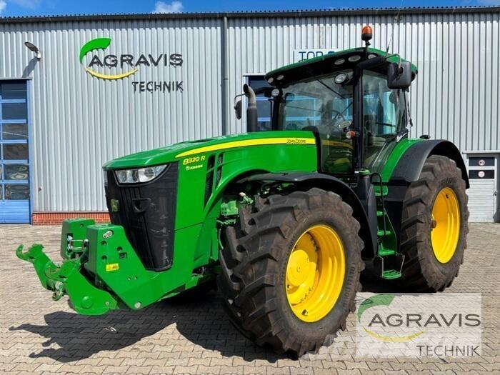 John Deere 8320 R Tractoren