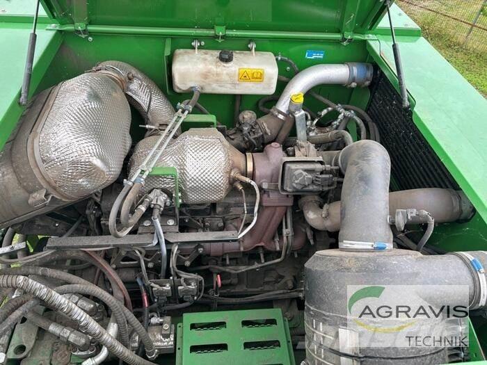 John Deere W 330 Maaidorsmachines