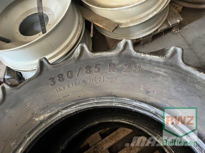 Mitas 380 85 28 Banden, wielen en velgen