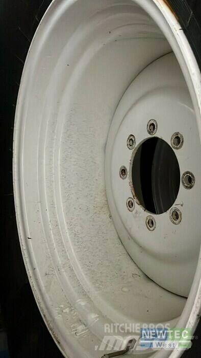 Mitas KR 650/75R32 Banden, wielen en velgen