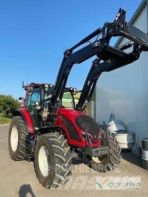 Valtra A115 H4 Tractoren