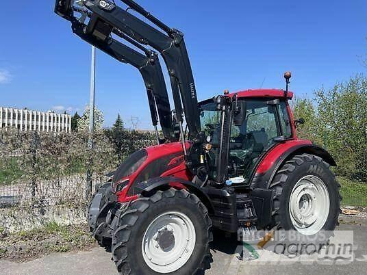 Valtra N135A Tractoren