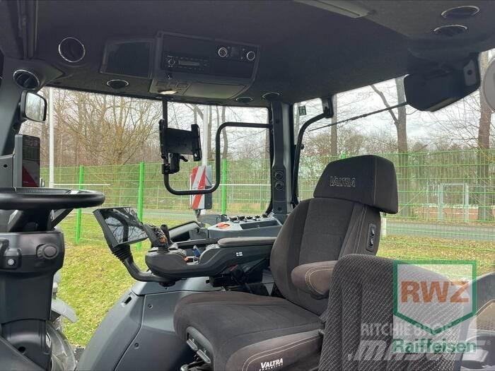 Valtra Q305 Tractoren