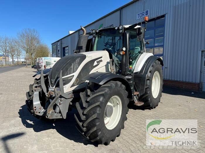 Valtra T 214 D Tractoren