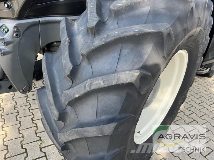 Valtra T 235 D 2A1 Tractoren