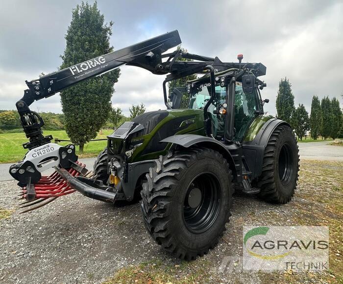 Valtra T 235 D 2A1 Tractoren