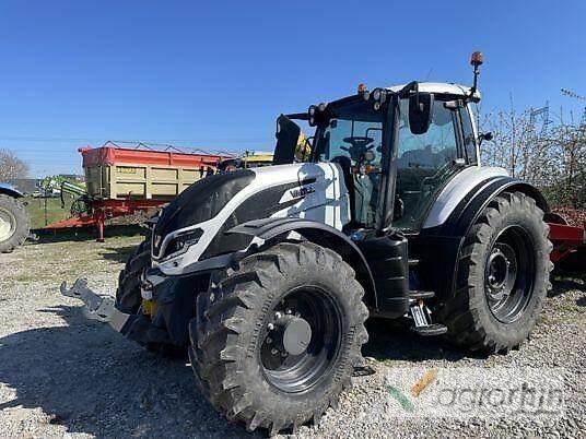 Valtra T215A Tractoren