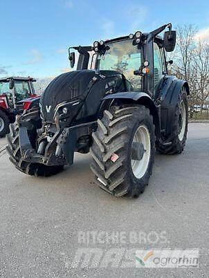 Valtra T254V Tractoren