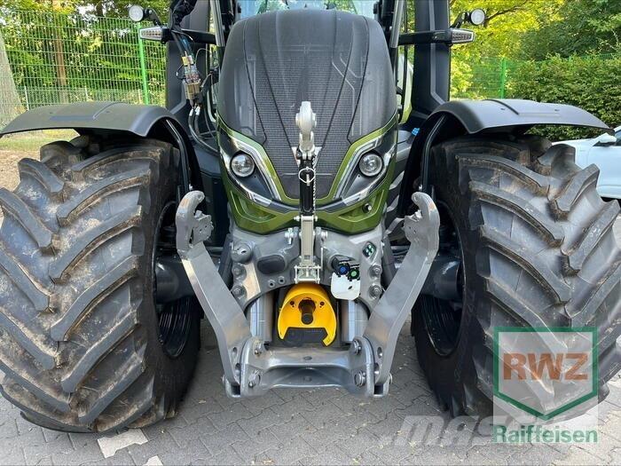 Valtra T255Versu Tractoren