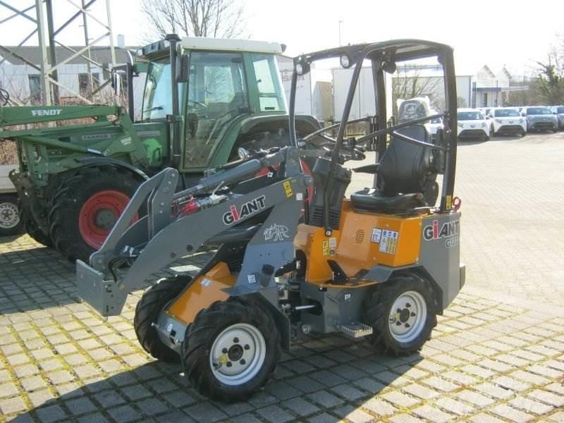 GiANT G1200 Schrankladers