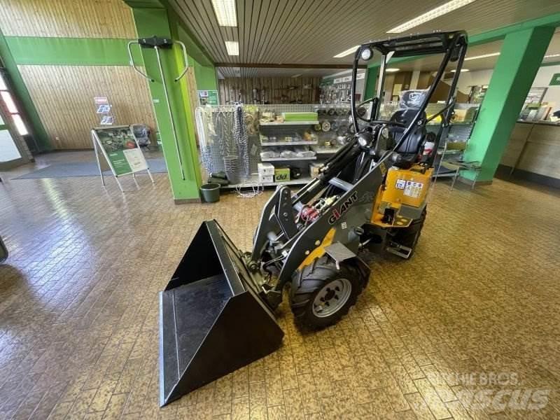 GiANT G1200 Schrankladers