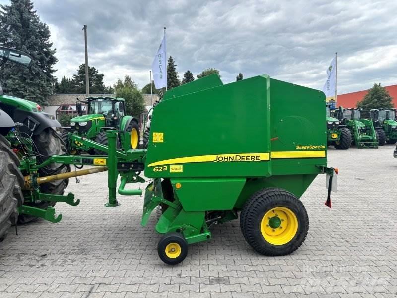 John Deere 623 Ronde-balenpersen