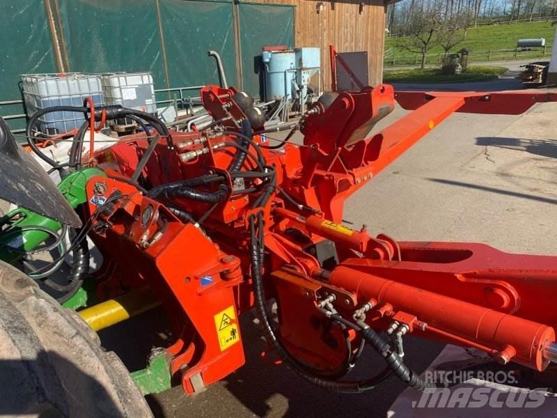 Kuhn FC 883 Maaiers